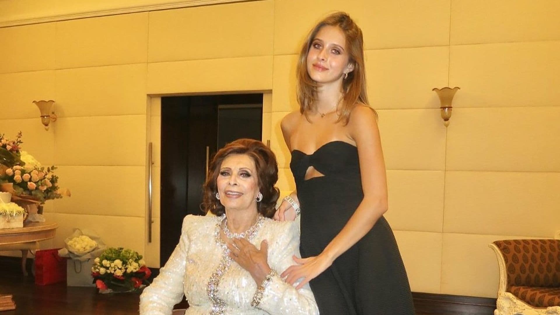 Así es Lucía Ponti, la nieta de Sofía Loren que ha heredado su belleza y participará en el Baile de Debutantes