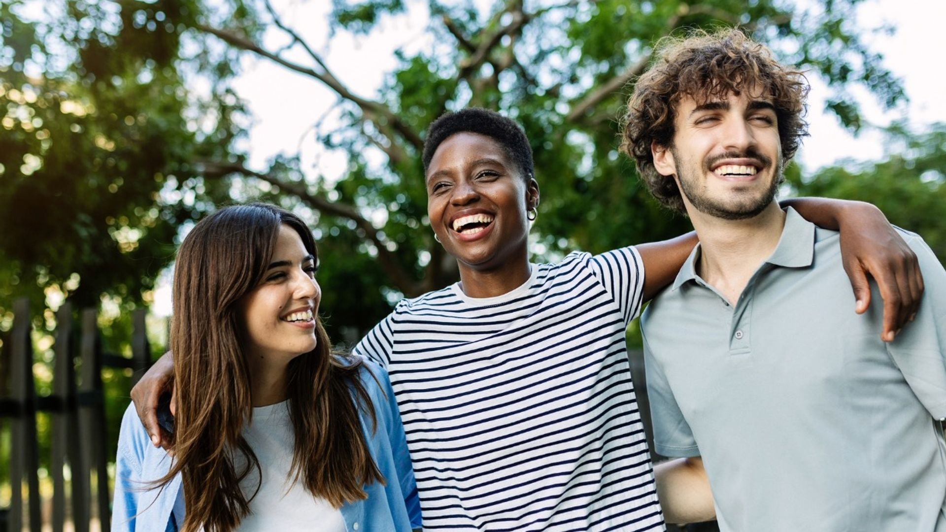 ¿Tu felicidad depende de tus amigos? Claves de 'coach' para empezar a ser feliz por cuenta propia