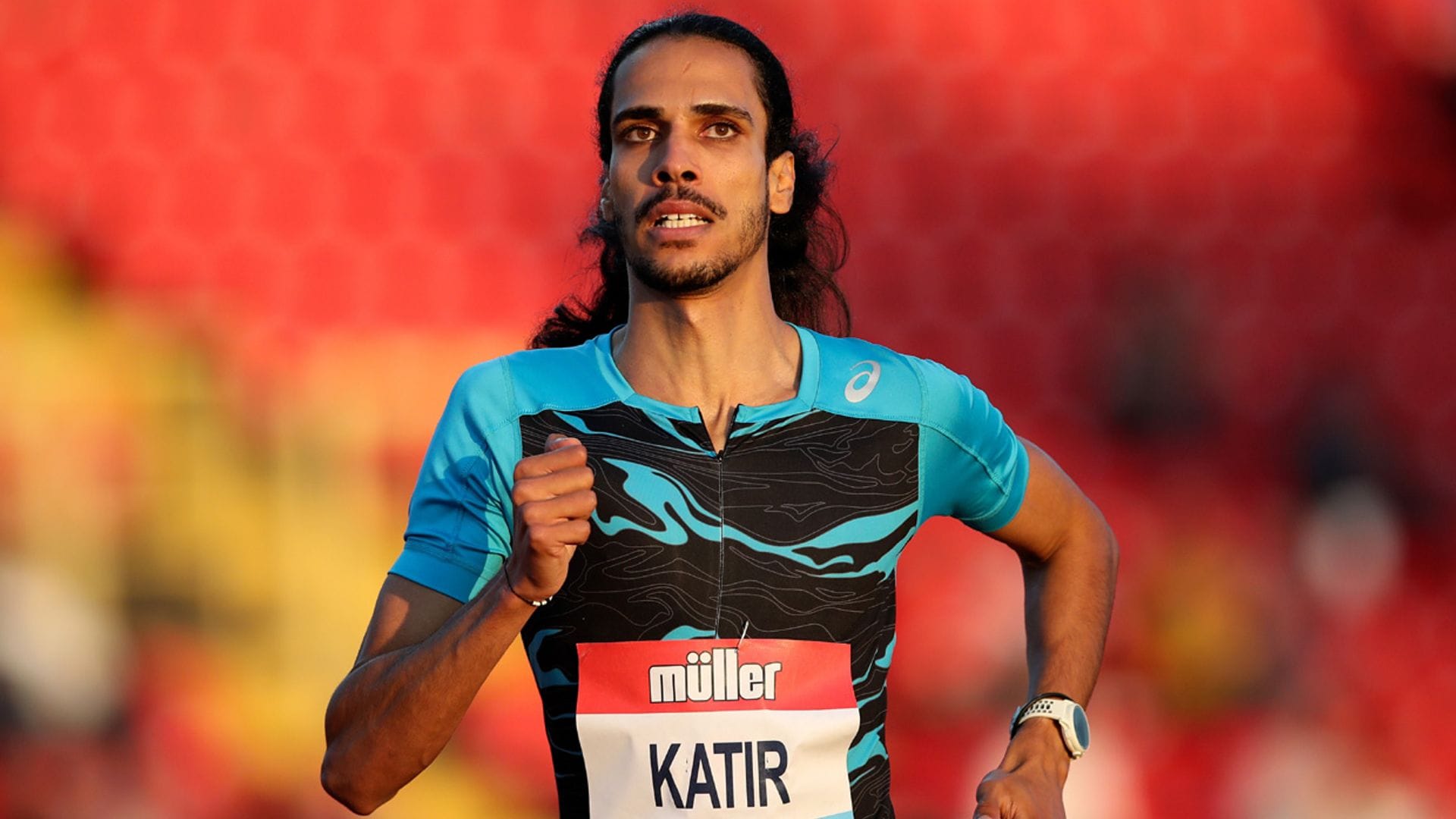 Modelo, opositor a bombero y poeta: así es Mohamed Katir, la gran sensación del atletismo español