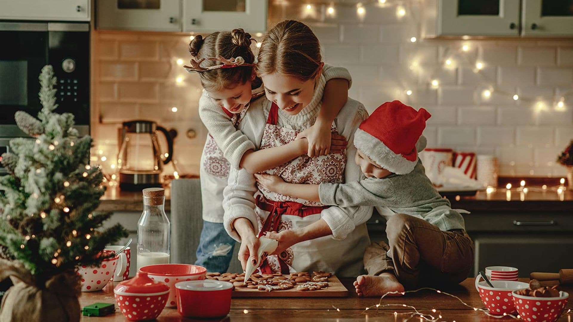 familia cocinando navidad