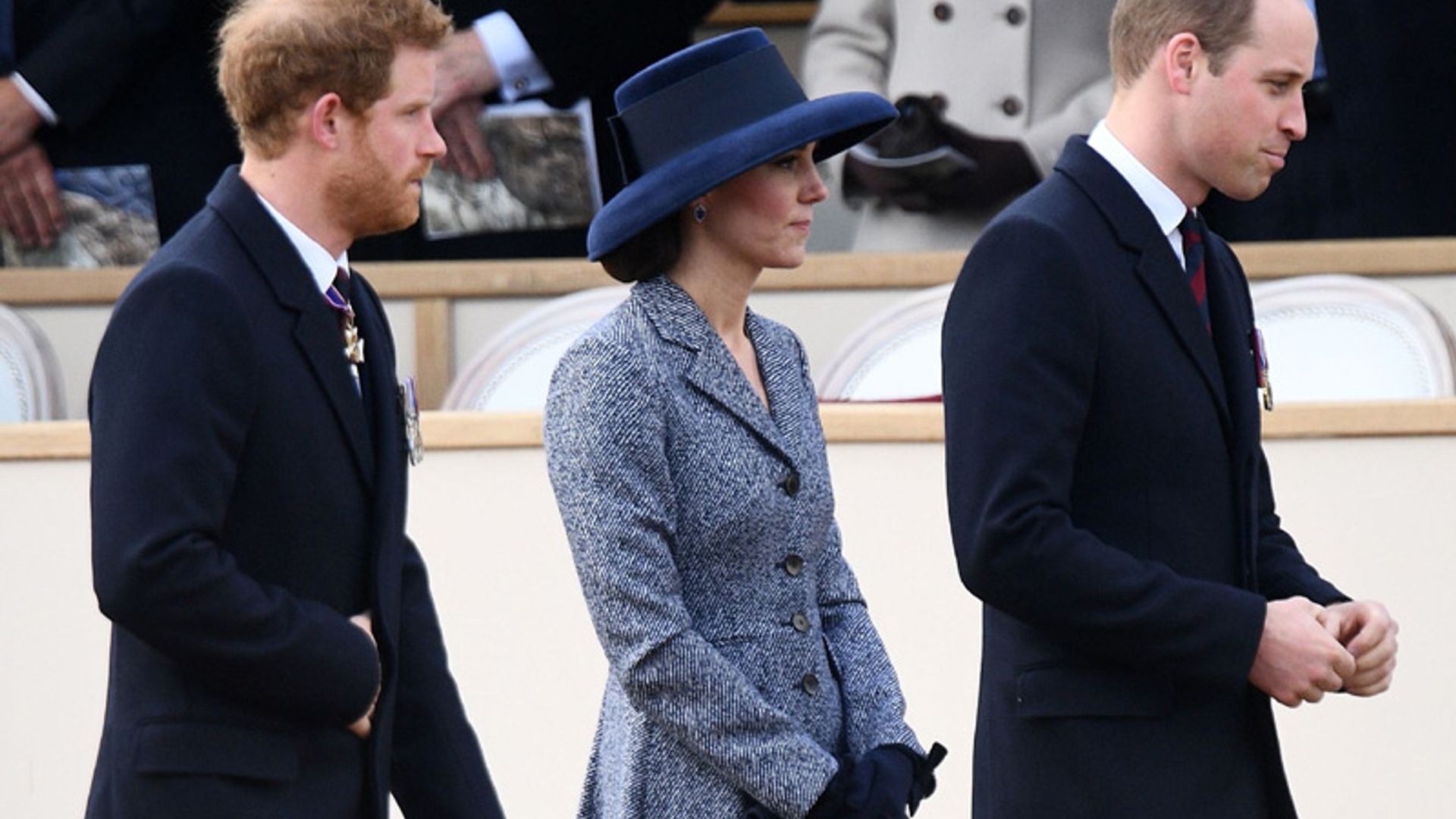 Harry de Inglaterra vuelve con los Duques de Cambridge, mientras Meghan Markle lanza mensajes inspiradores