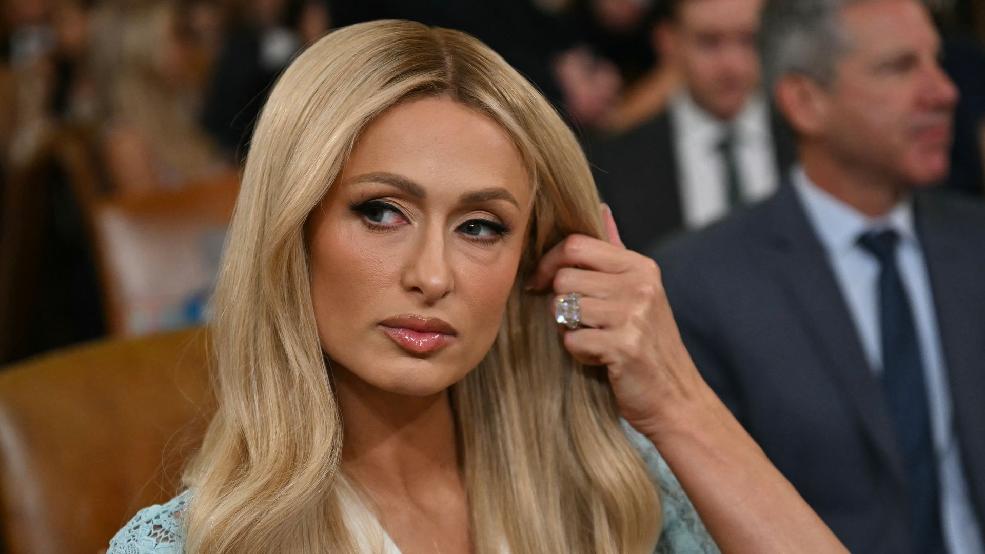Paris Hilton expone ante el Congreso su valiente testimonio como víctima de abuso