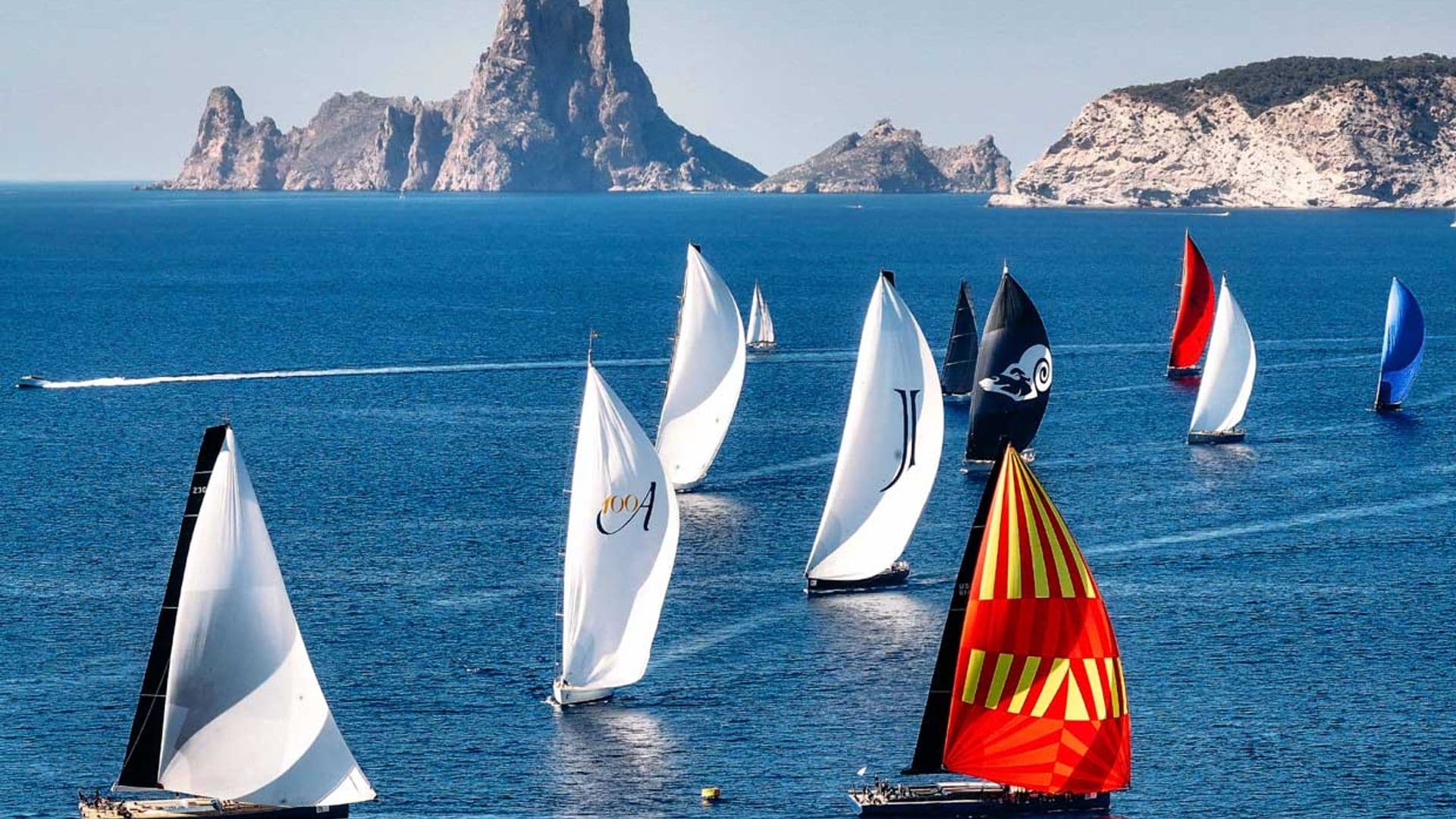 III edición de Ibiza JoySail, la única regata de superyates que empieza en Mallorca y termina en Ibiza