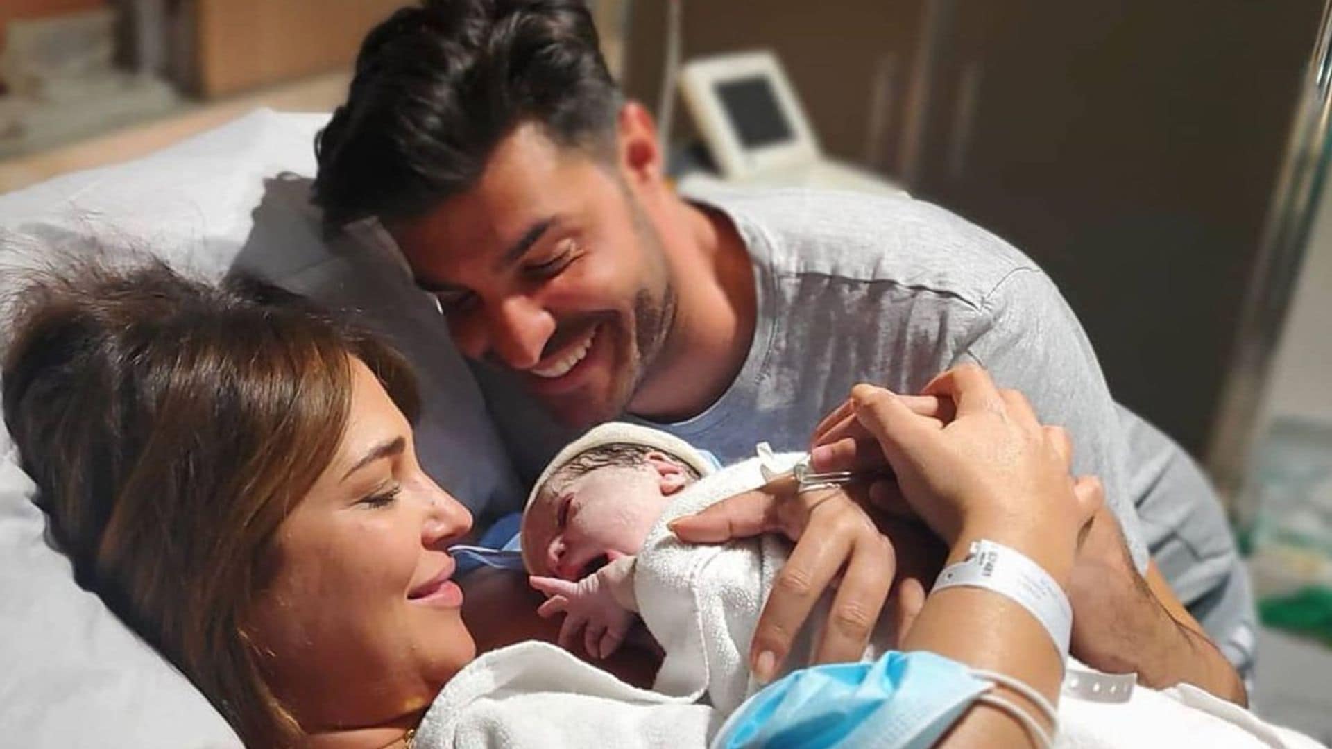 Paula Echevarría y Miguel Torres presentan a su primer hijo, Miguel, Jr.