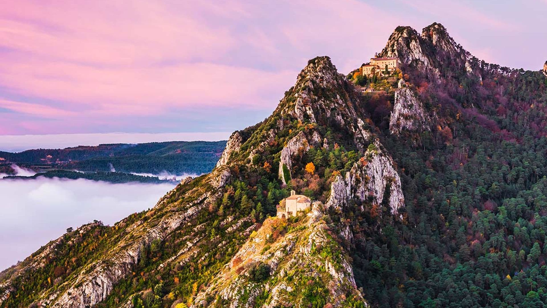 Castillos cátaros y pueblos medievales en una ruta por Barcelona