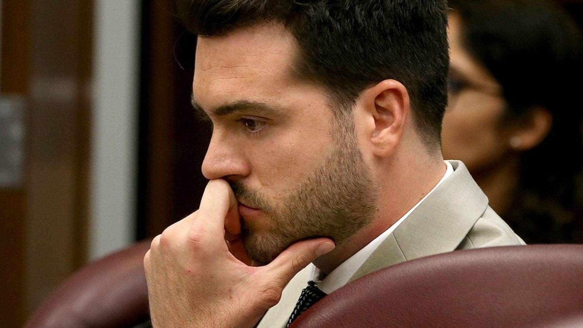 Con un beso, así se despidió Pablo Lyle de su esposa tras conocer la decisión del jurado