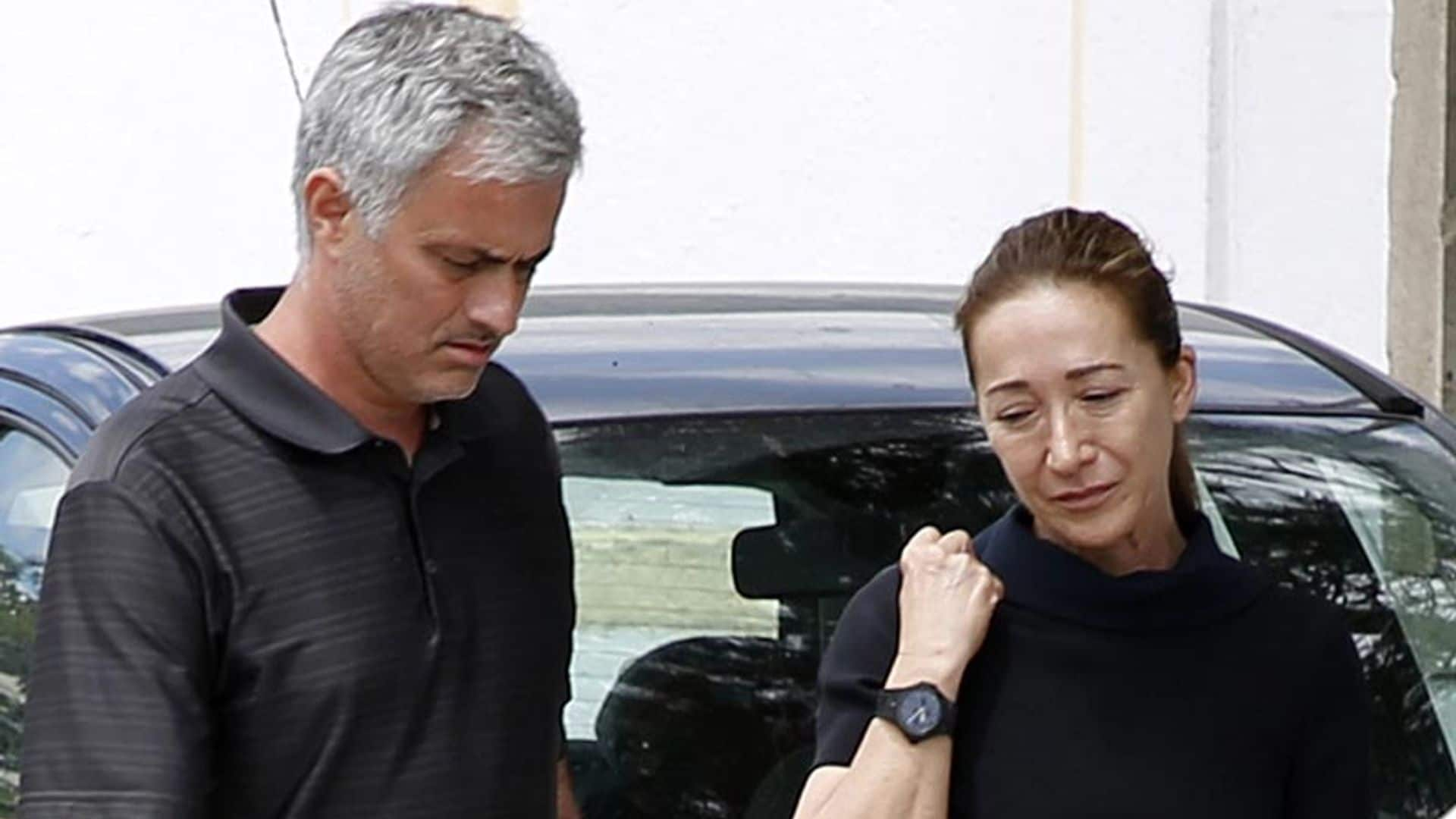 El entrenador José Mourinho, destrozado por la muerte de su padre