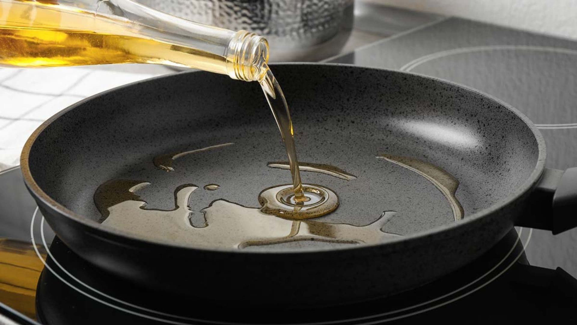 Trucos de cocina: Cómo evitar que el aceite salpique al freír