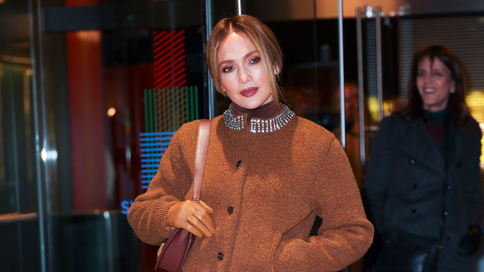 Jennifer Lopez lleva microshorts y botas XL a un nuevo nivel en su última aparición por Nueva York