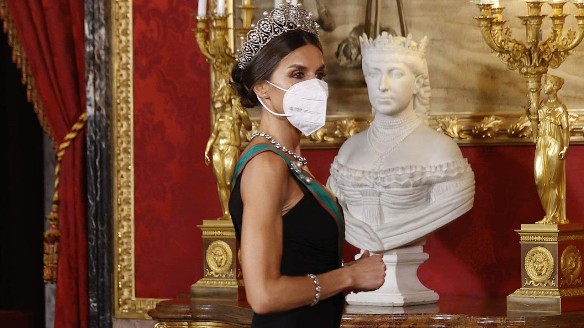 Las impresionantes e históricas joyas de doña Letizia en la cena de gala en honor al presidente italiano