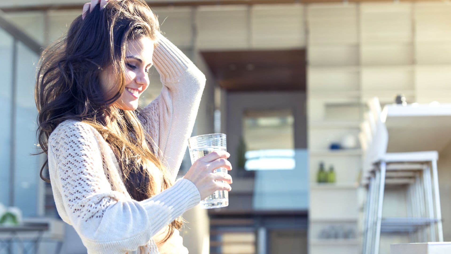 Una dietista-nutricionista nos aclara si es malo beber agua con gas