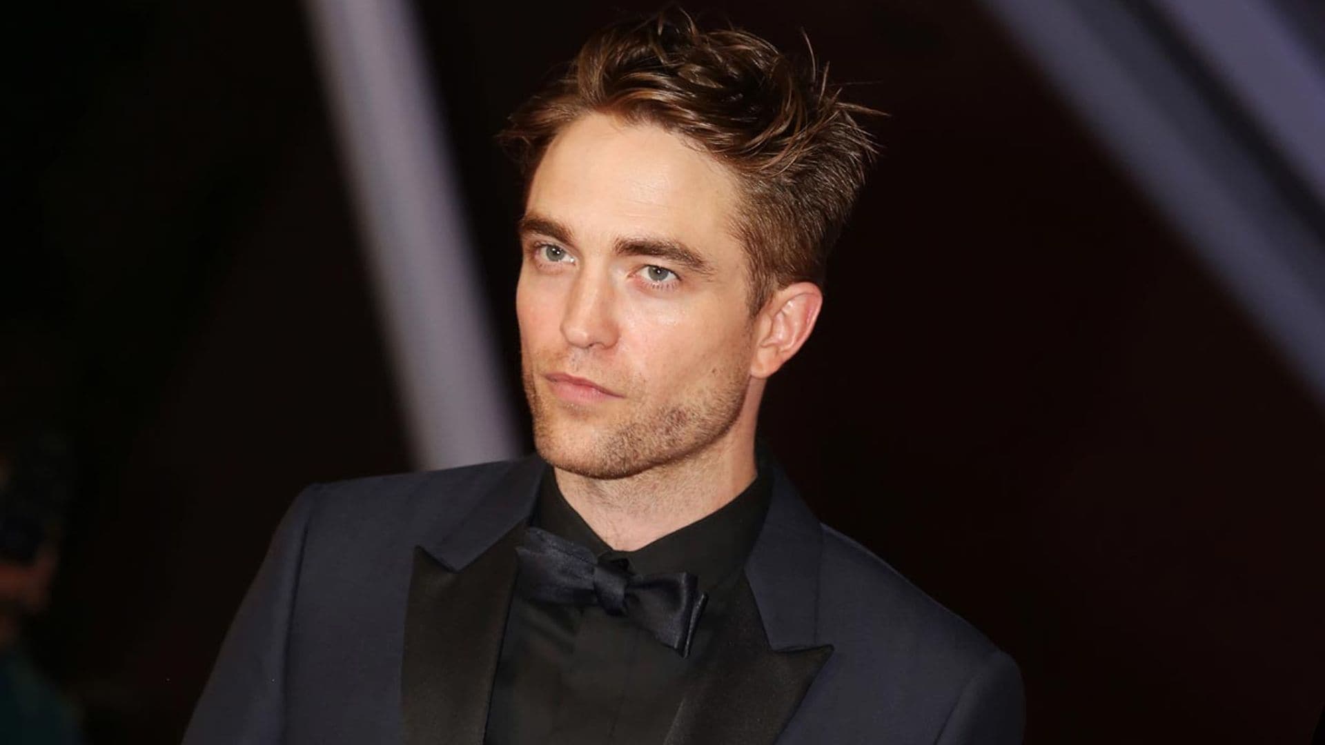 Robert Pattinson habría dado positivo en coronavirus, lo que ha paralizado el rodaje de Batman