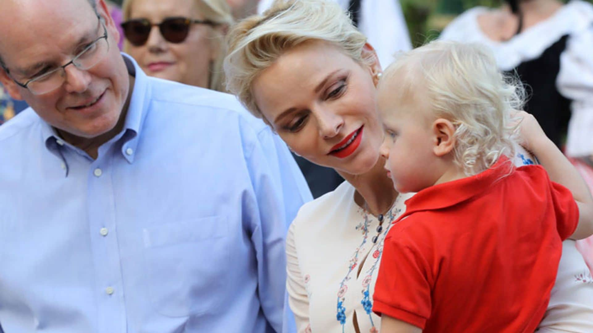 ¡Día de picnic! Charlene de Mónaco se derrite con su hijo, el príncipe Jacques