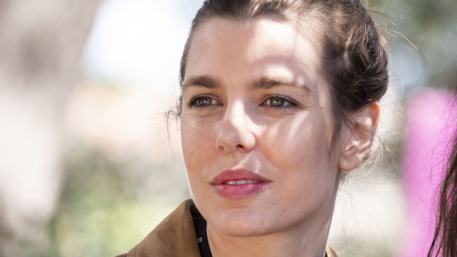 Ya puedes leer el libro de Carlota Casiraghi, dedicado a su padre