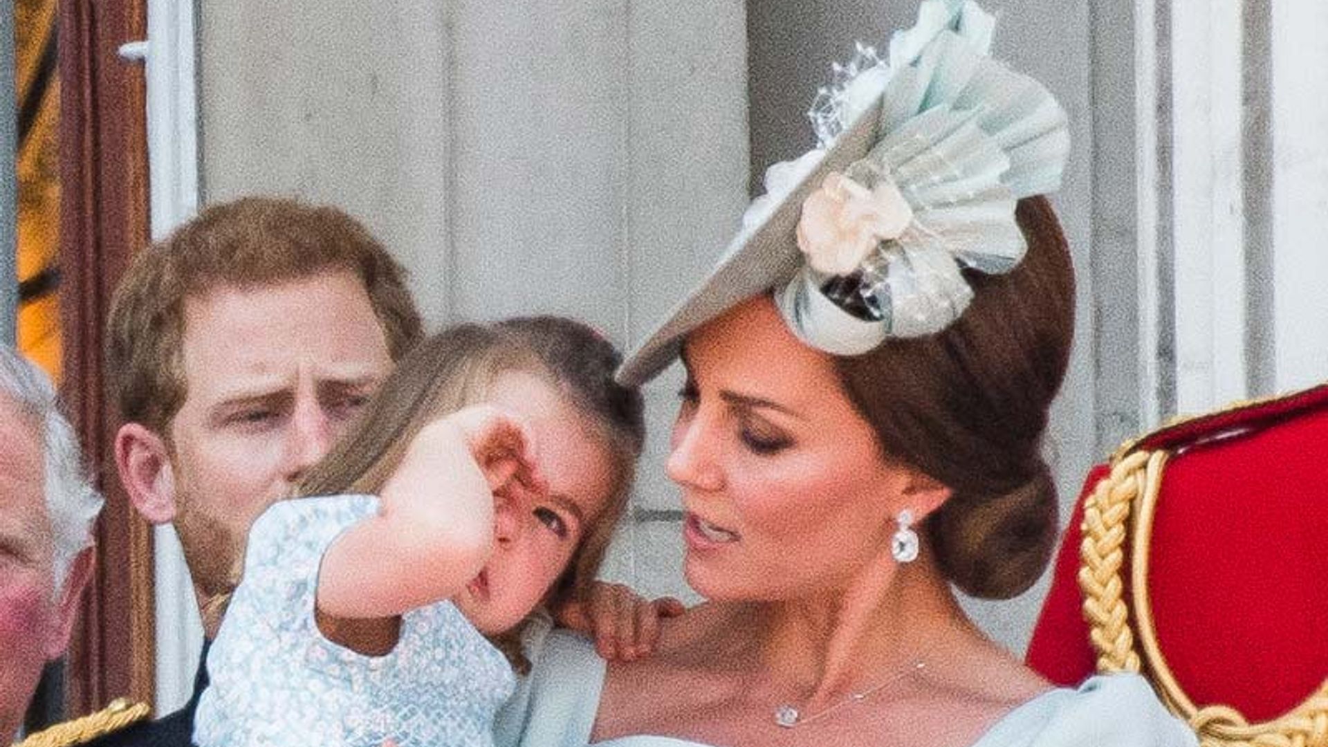 Todas las anécdotas del desfile en honor a Isabel II