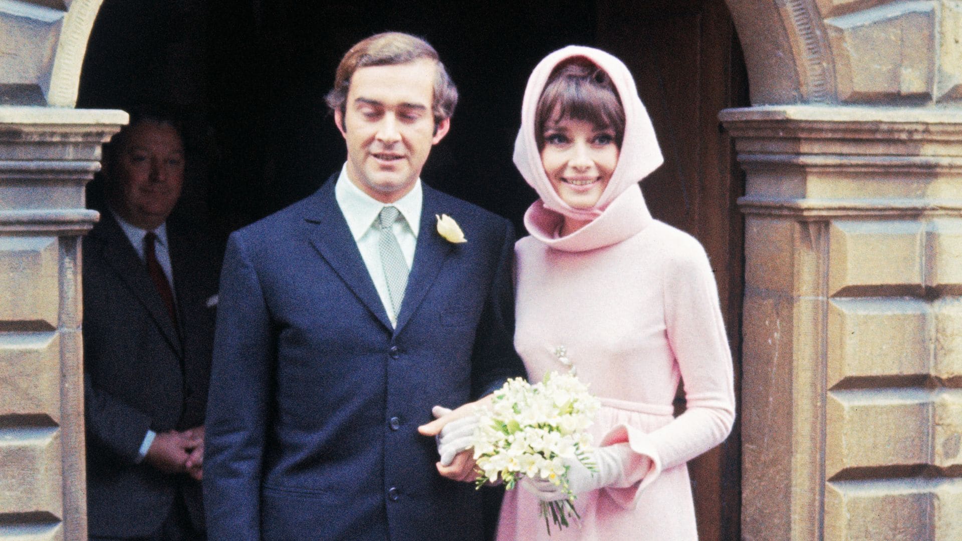 El vestido de novia rosa de Audrey Hepburn que rompió todos los esquemas hace 56 años