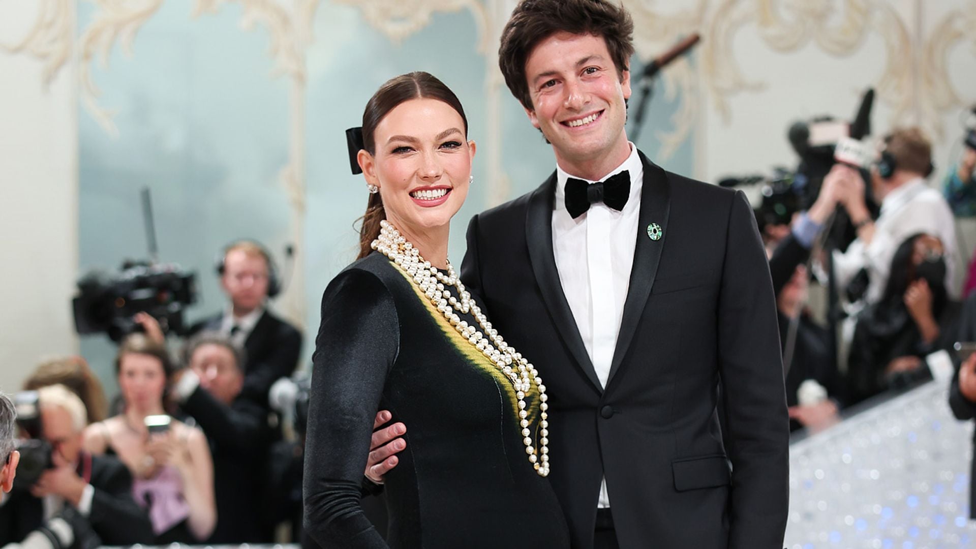 La tierna foto con la que Karlie Kloss y Joshua Kushner confirman el nacimiento de su segundo bebé