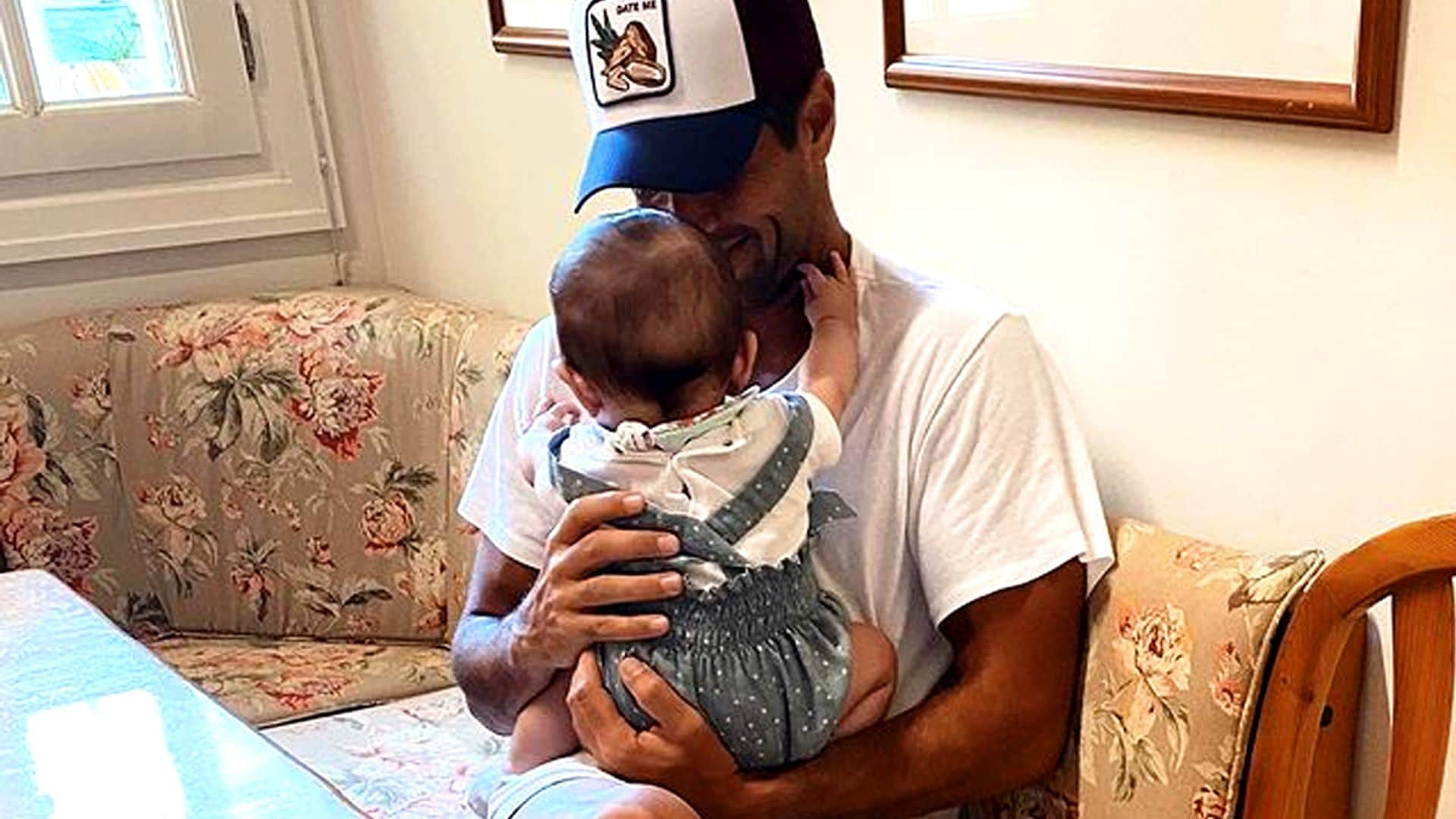 ¡Vaya ladronzuelo! Fernando Verdasco se derrite con el divertido gesto de su pequeño Mateo