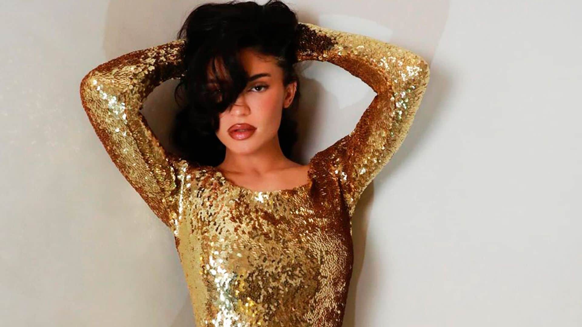 Apuesta por las lentejuelas como Kylie Jenner con la tendencia 'champagne' de Zara para Nochevieja