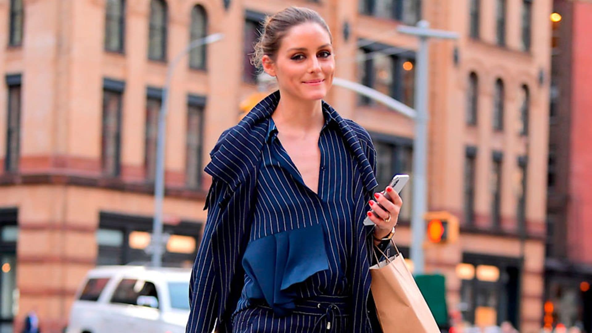 Tres años después, Olivia Palermo vuelve a salir a la calle en pijama