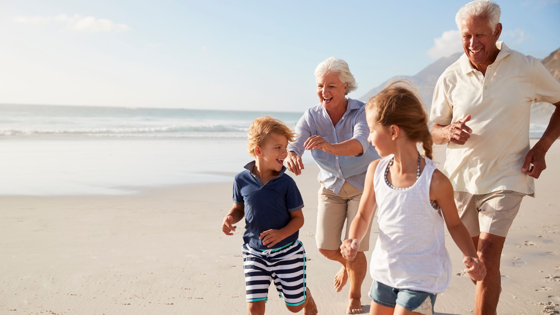 Cuando los niños pasan las vacaciones de verano con los abuelos: cómo hacer para que todo salga bien
