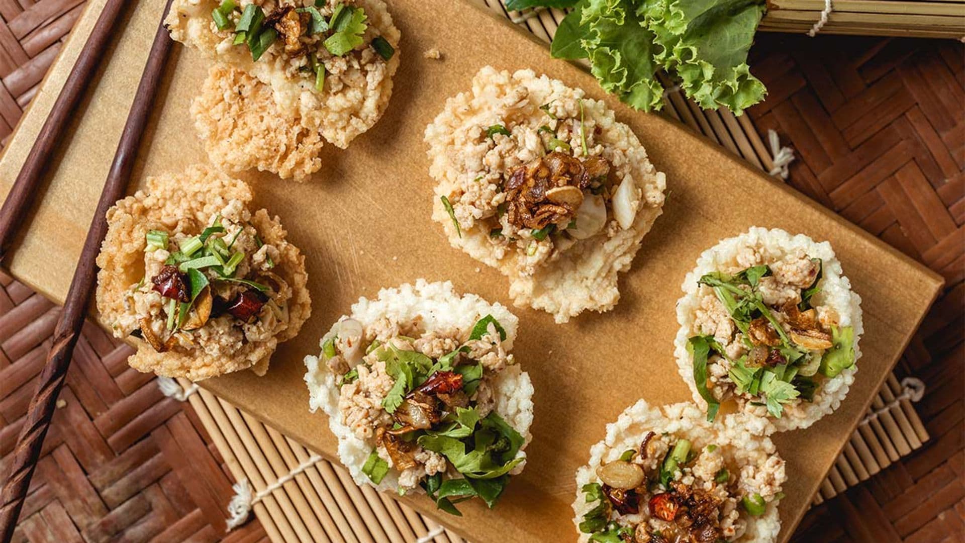 Tostas de arroz inflado con pollo