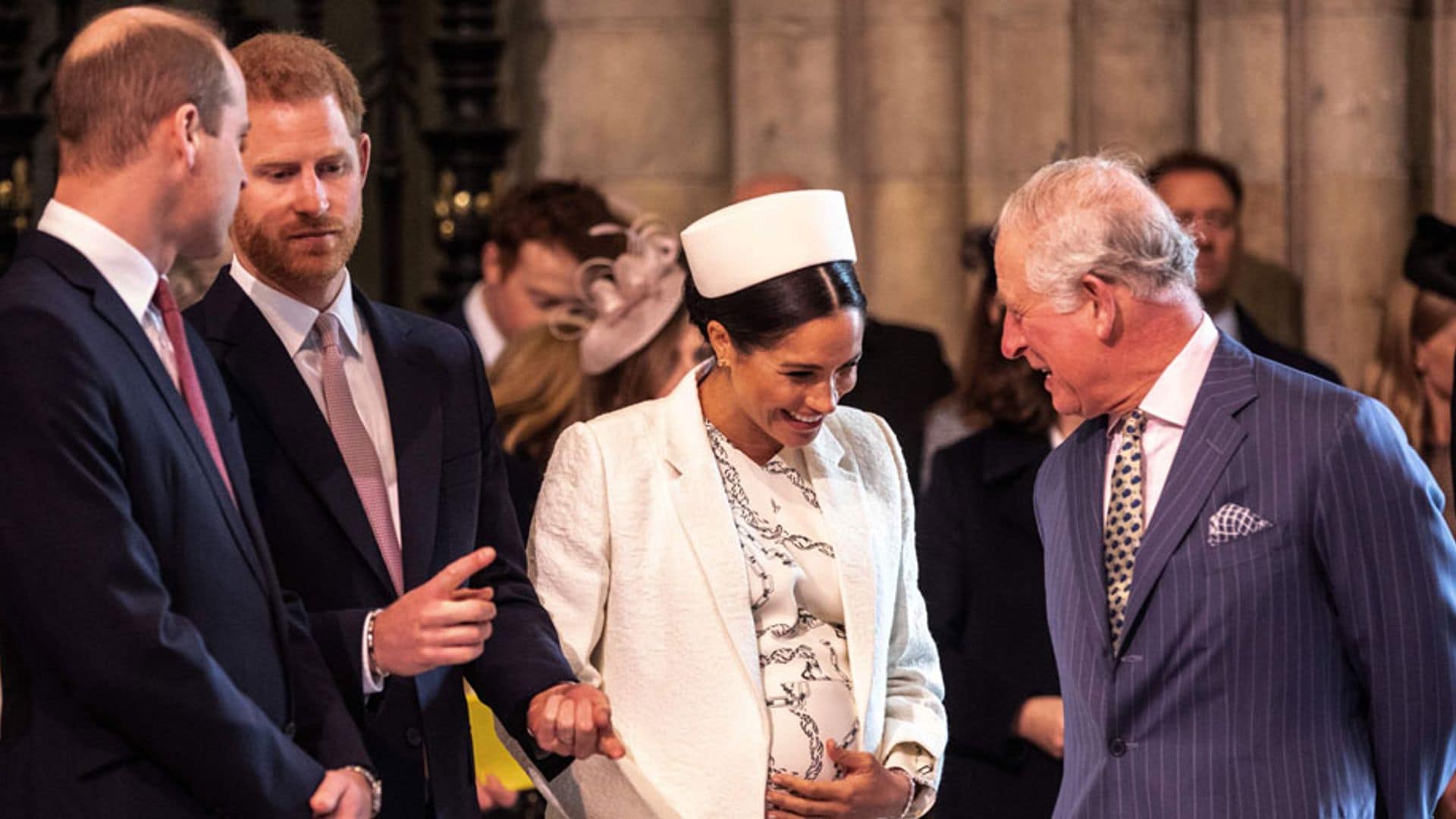 Archie Harrison tiene otro visitante especial: su orgulloso abuelo, el príncipe Carlos