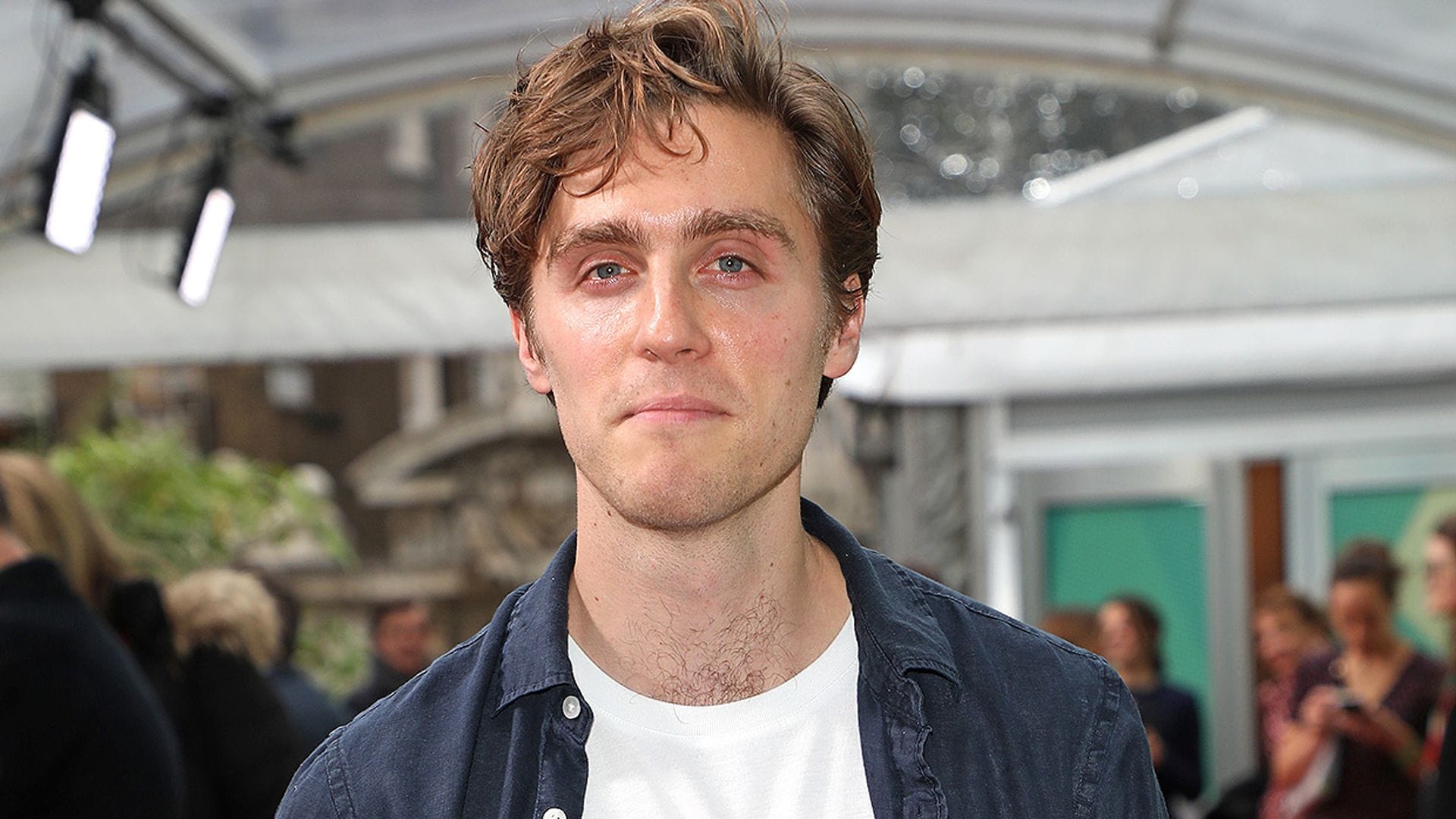 Así es Jack Farthing, el actor que dará vida al príncipe Carlos en la nueva película de Diana