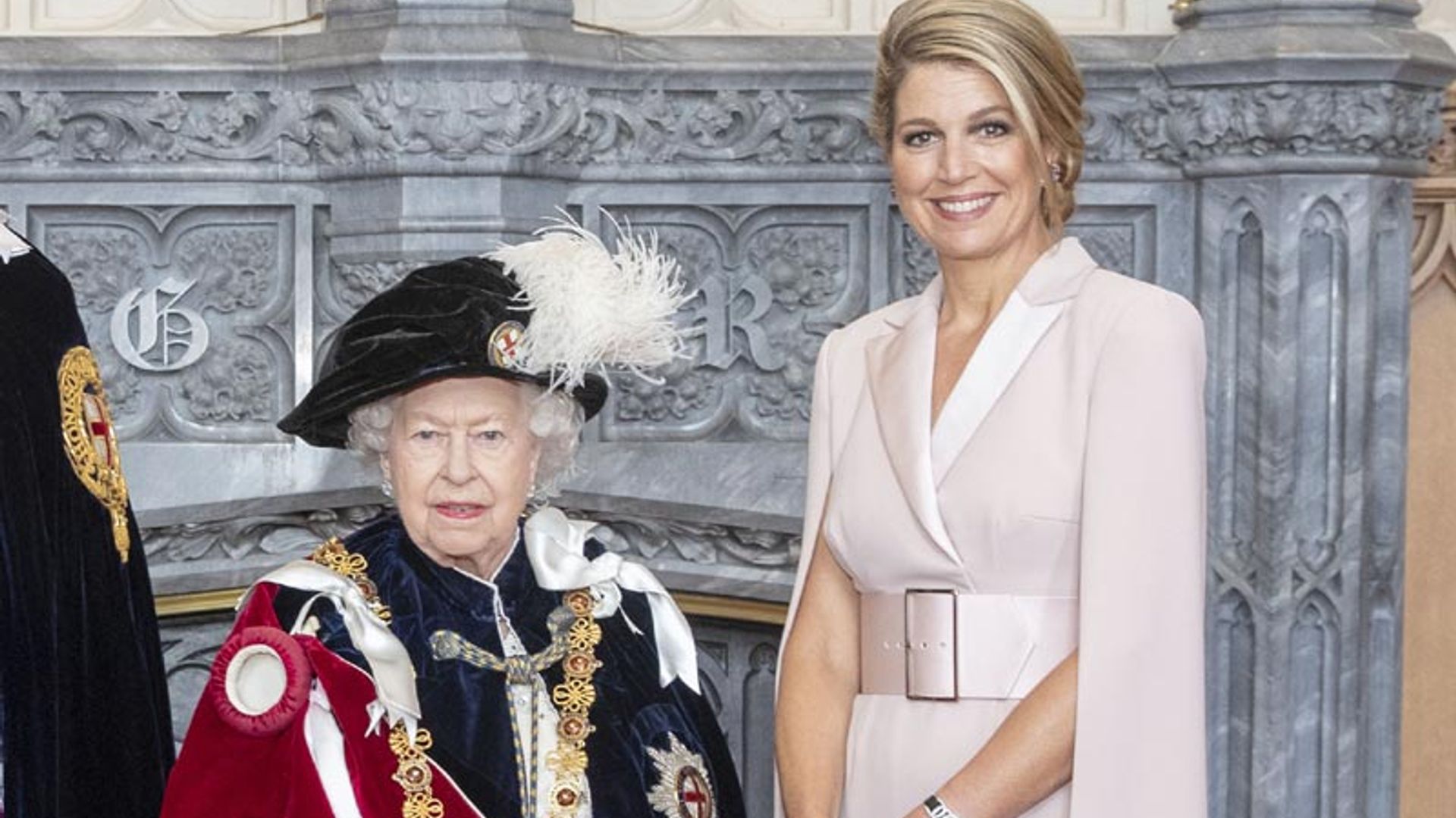 Máxima actualiza en Inglaterra el estilo que le 'coronó' como reina