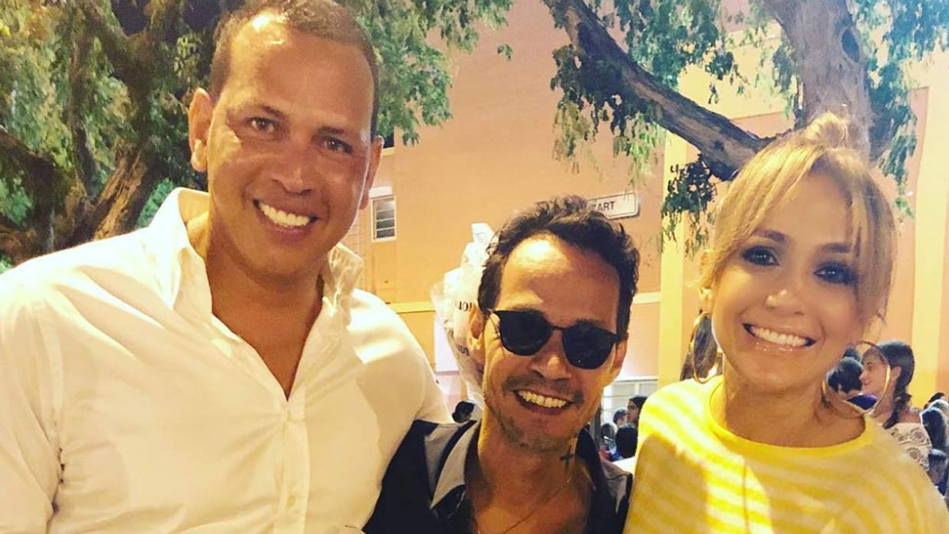 El divertido vídeo de Jennifer Lopez 'cantando' con su chico, Alex Rodriguez... y con su ex, Marc Anthony