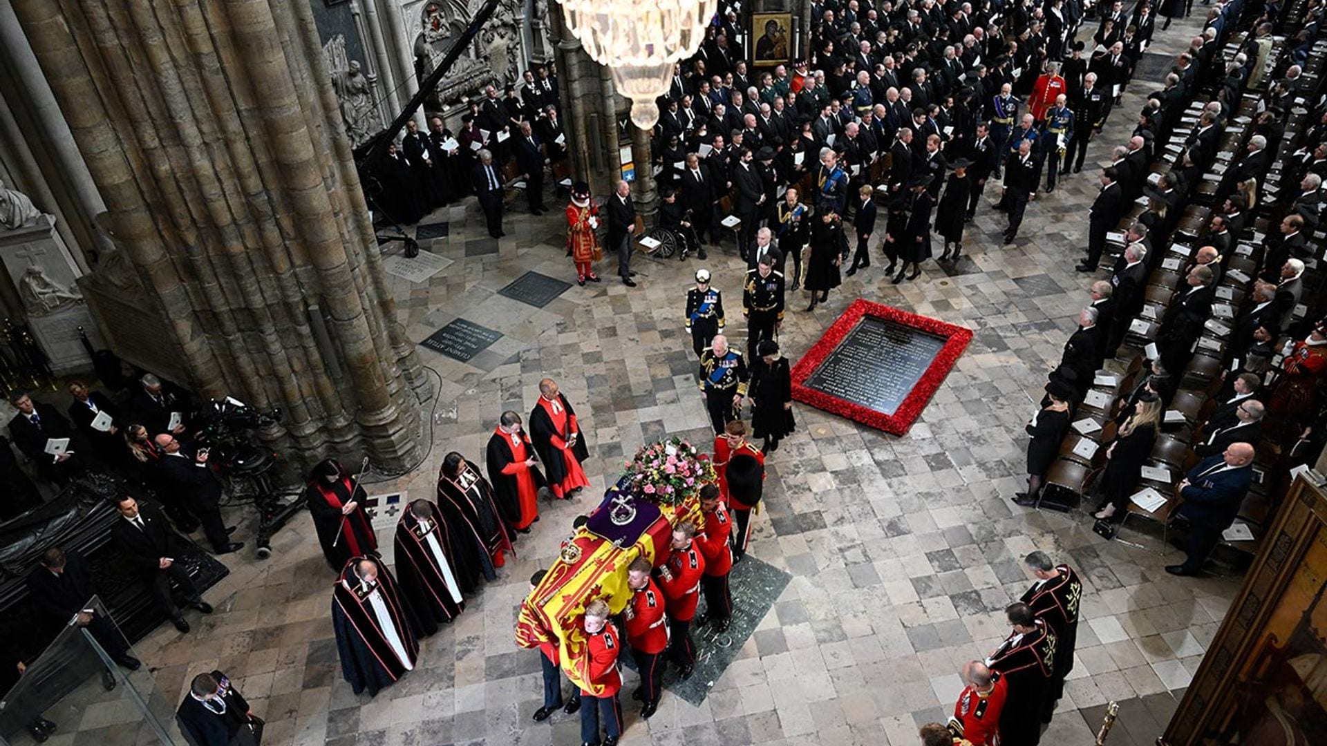 Foto a foto: La grandeza y solemnidad de la histórica despedida a Isabel II