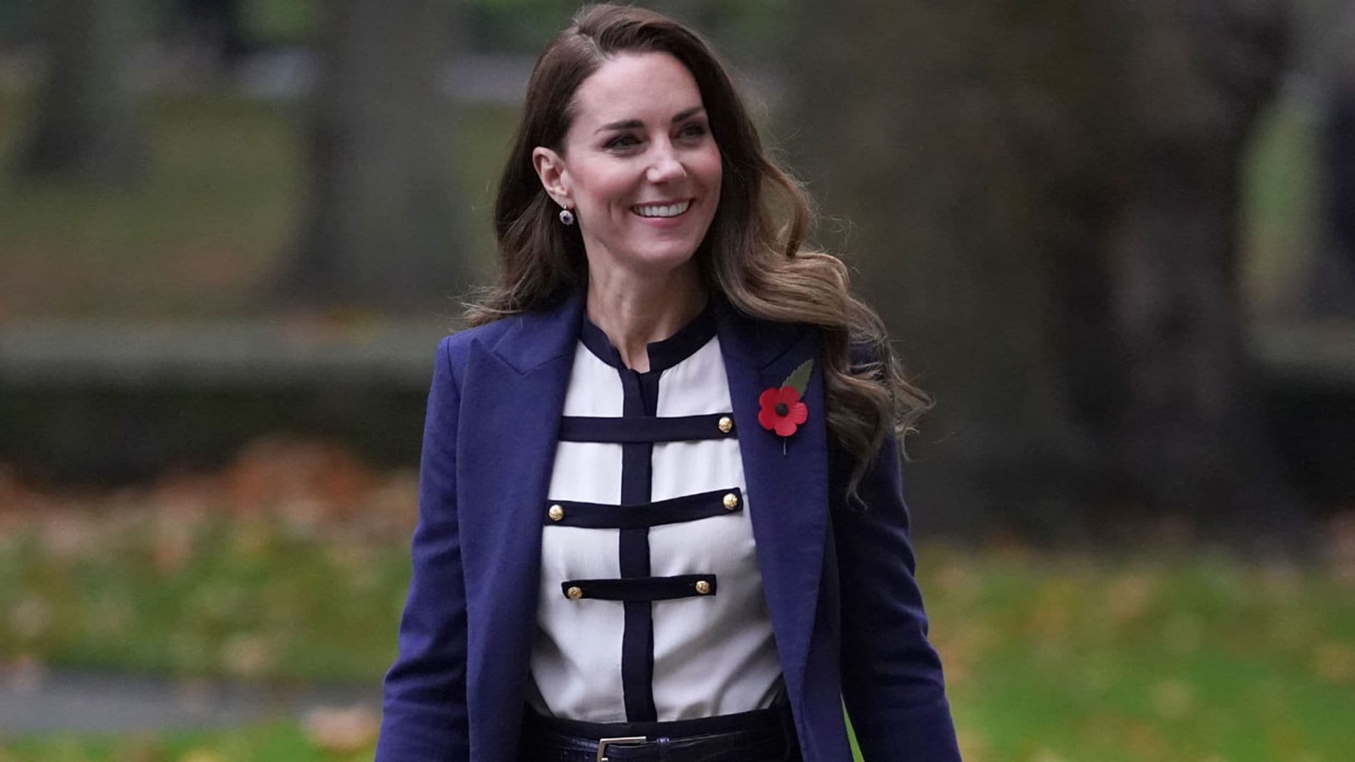 Kate Middleton fusiona dos de sus looks más aclamados en un conjunto impecable