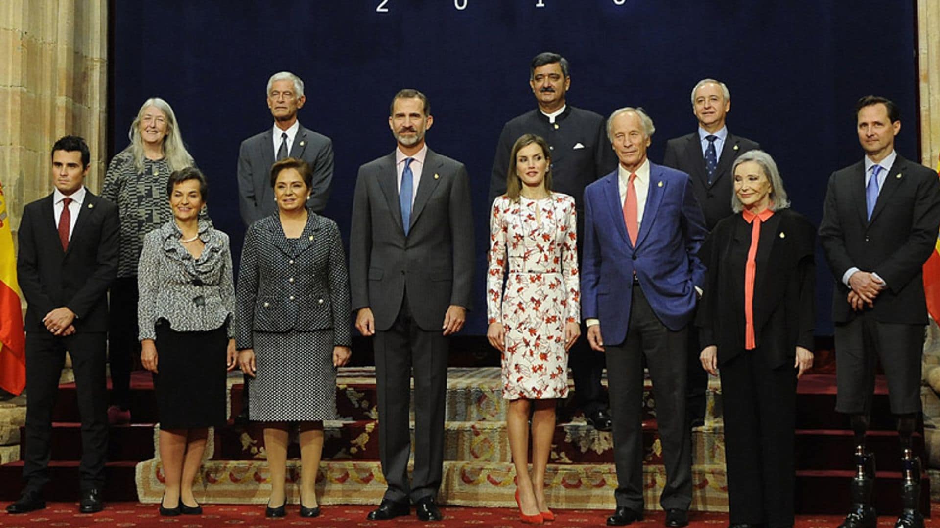 Los Reyes reciben a los galardonados horas antes de los Premios Princesa de Asturias