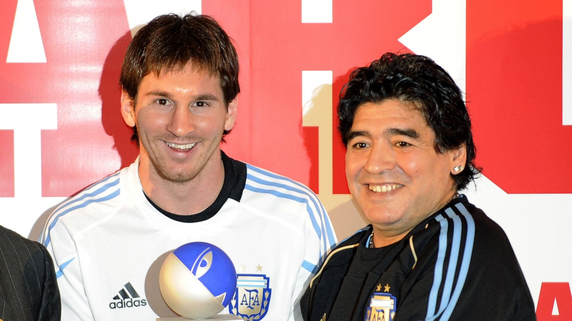 Lionel Messi hace un sentido homenaje a Maradona a cuatro años de su fallecimiento