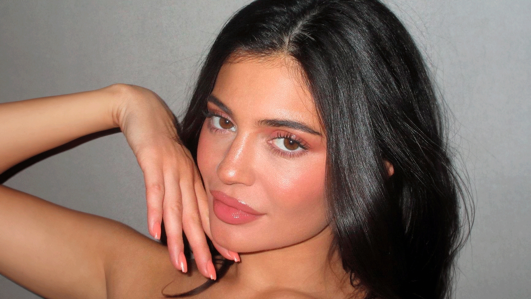 La manicura joya con la que Kylie Jenner ha celebrado su cumpleaños es la más especial (y fácil) del verano