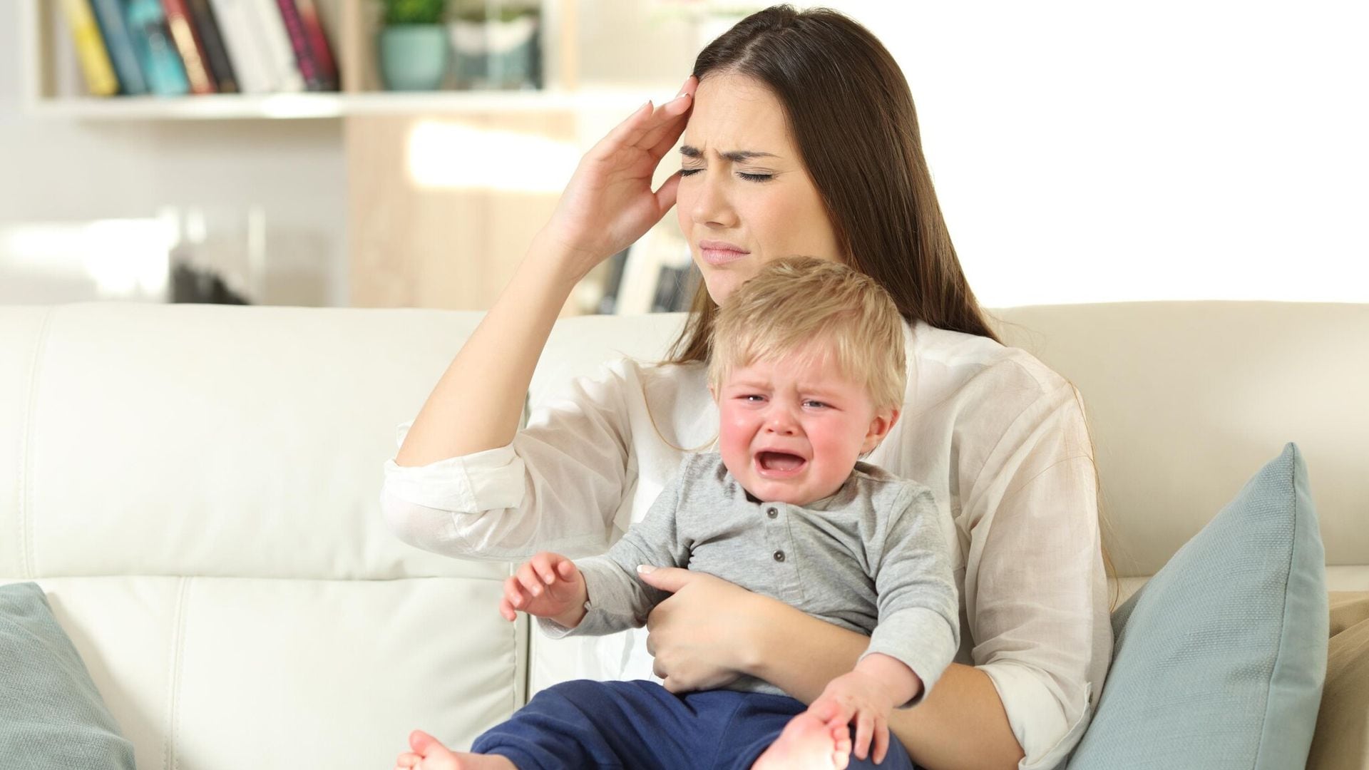 Por qué los bebés se portan peor cuando está mamá