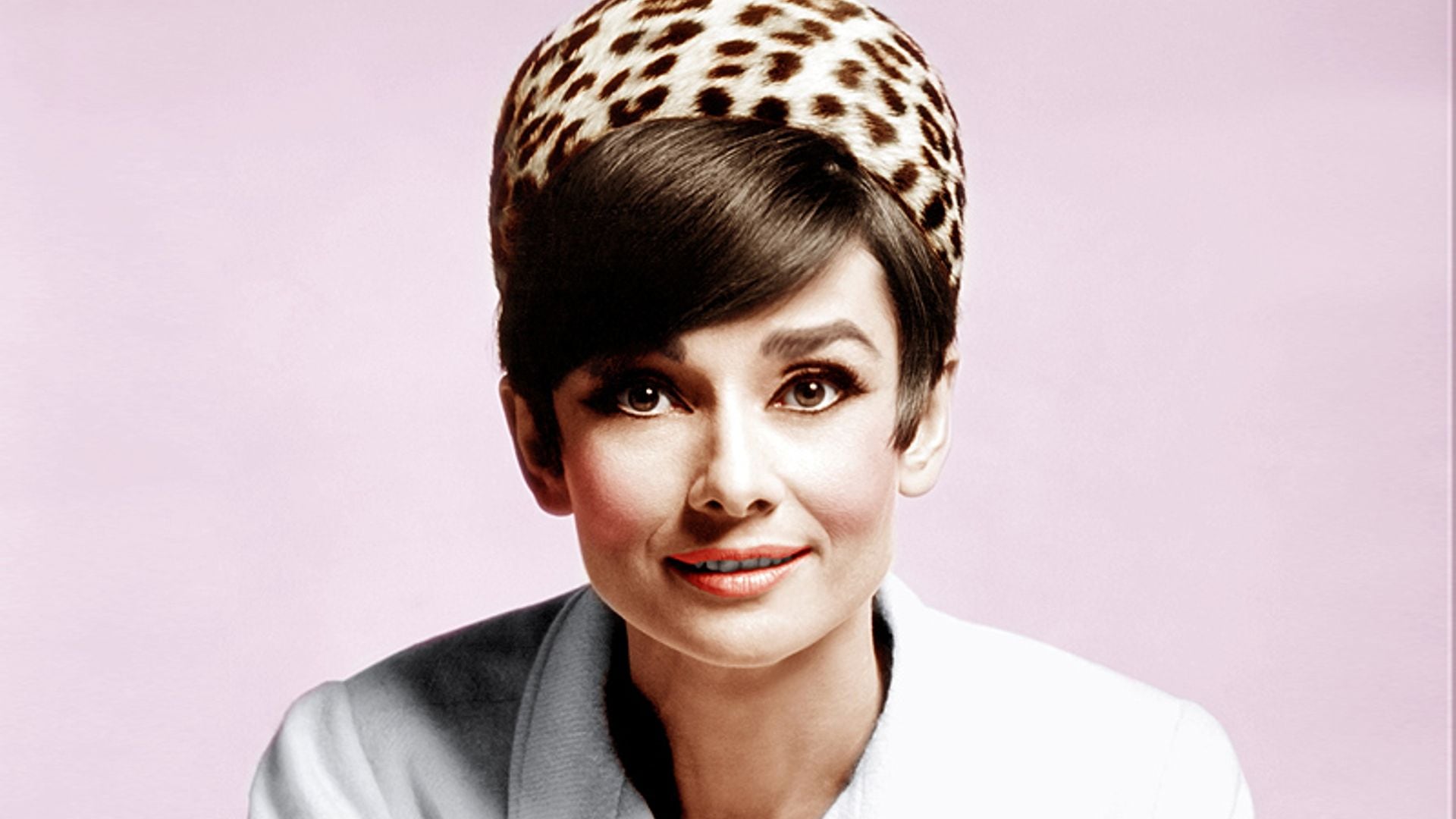 Los creadores de 'El joven Papa' preparan una serie sobre la vida de Audrey Hepburn