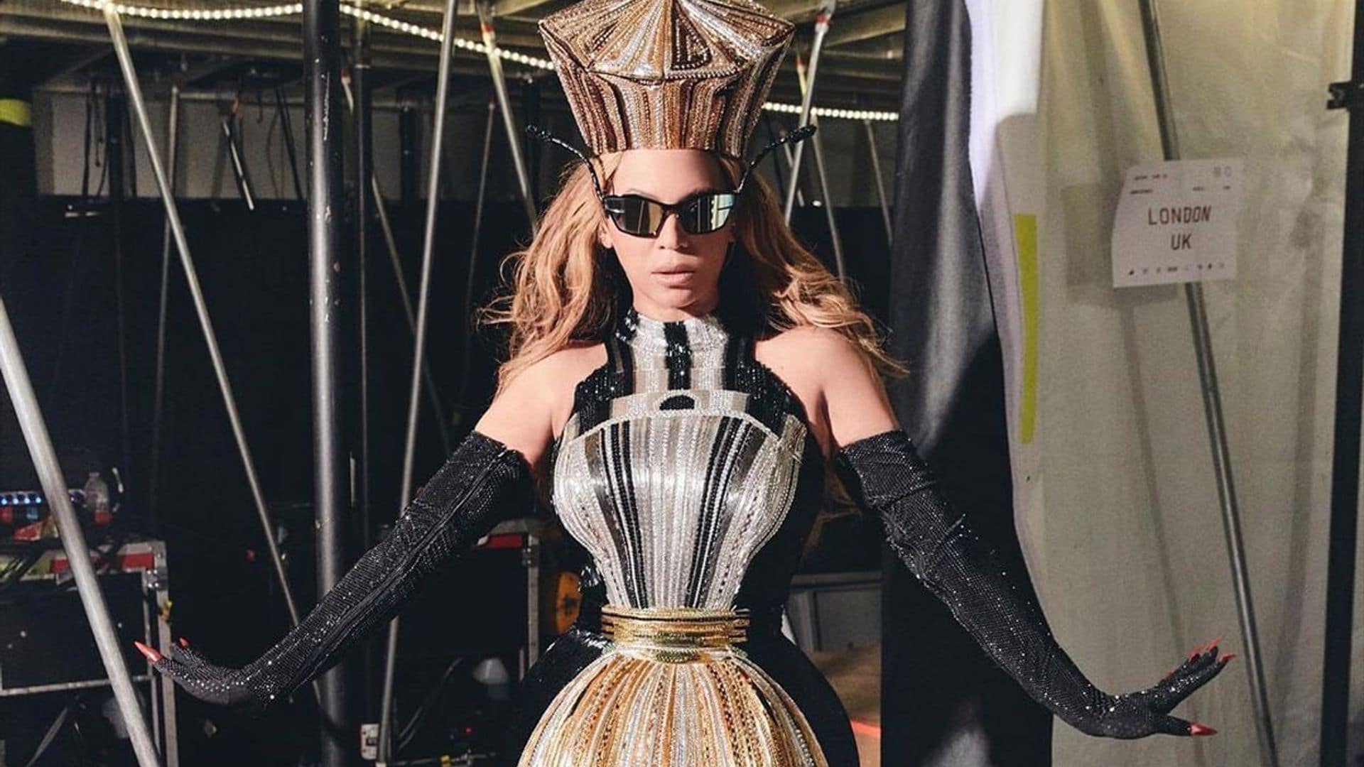 ¿Adivinas de qué se ha vestido Beyoncé en su concierto de Londres? Pista: es un producto de belleza