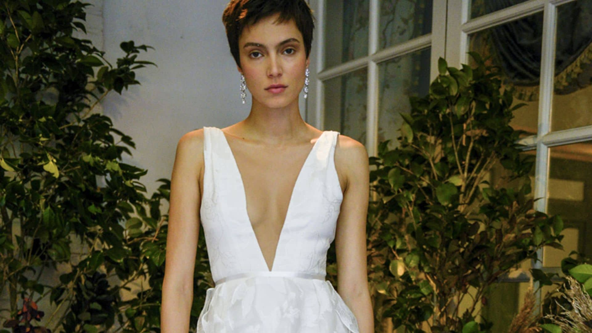 Marchesa diseña el vestido de novia perfecto para chicas con pocas curvas