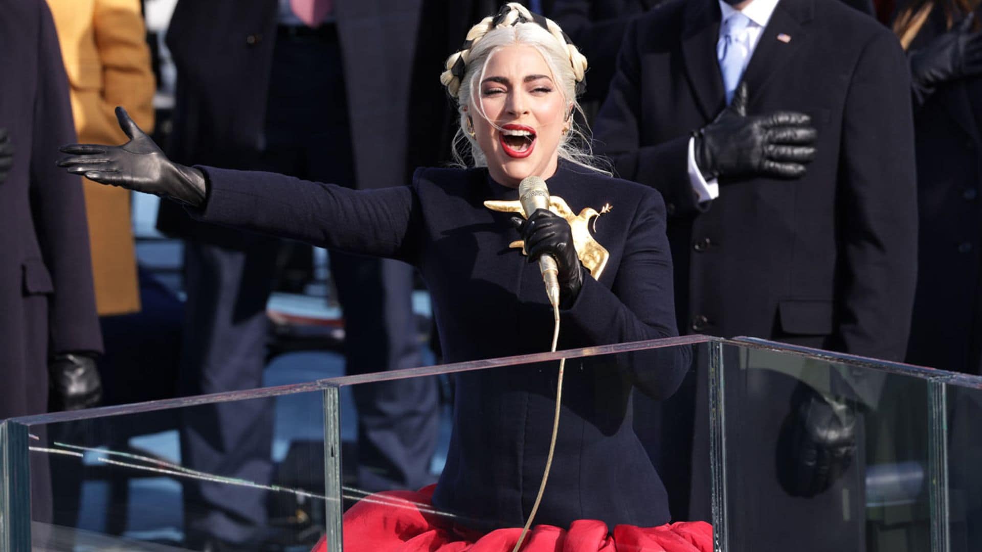 ¿Un 'look' antibalas? El secreto que escondía el vestido de Lady Gaga en la investidura de Joe Biden