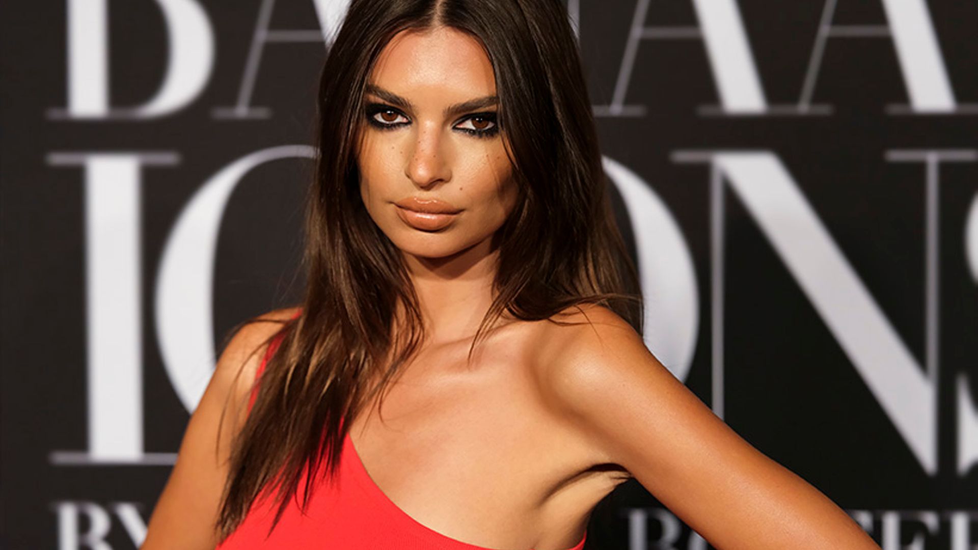 Emily Ratajkowski se rebela contra su estatus de chica sexy: 'Soy mucho más que eso'