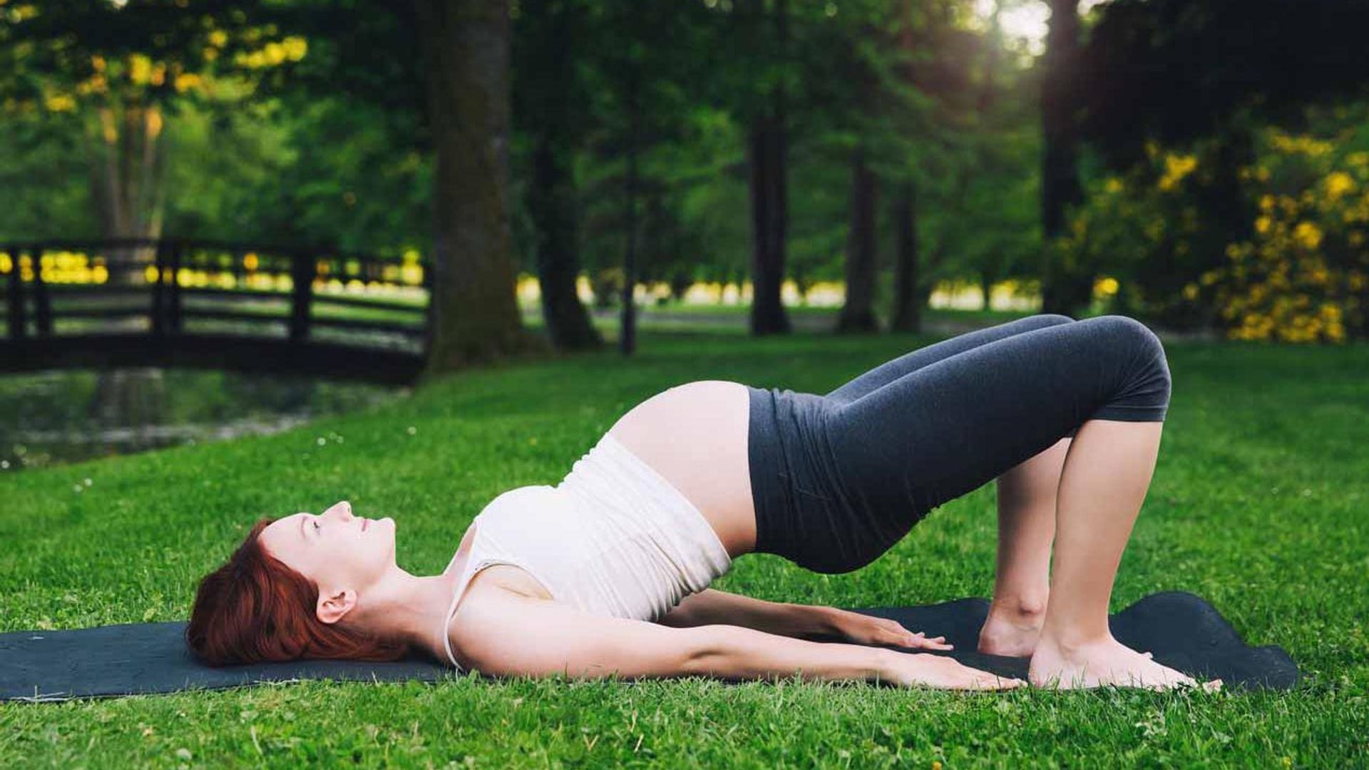 ejercicio del puente practicado por mujer embarazada