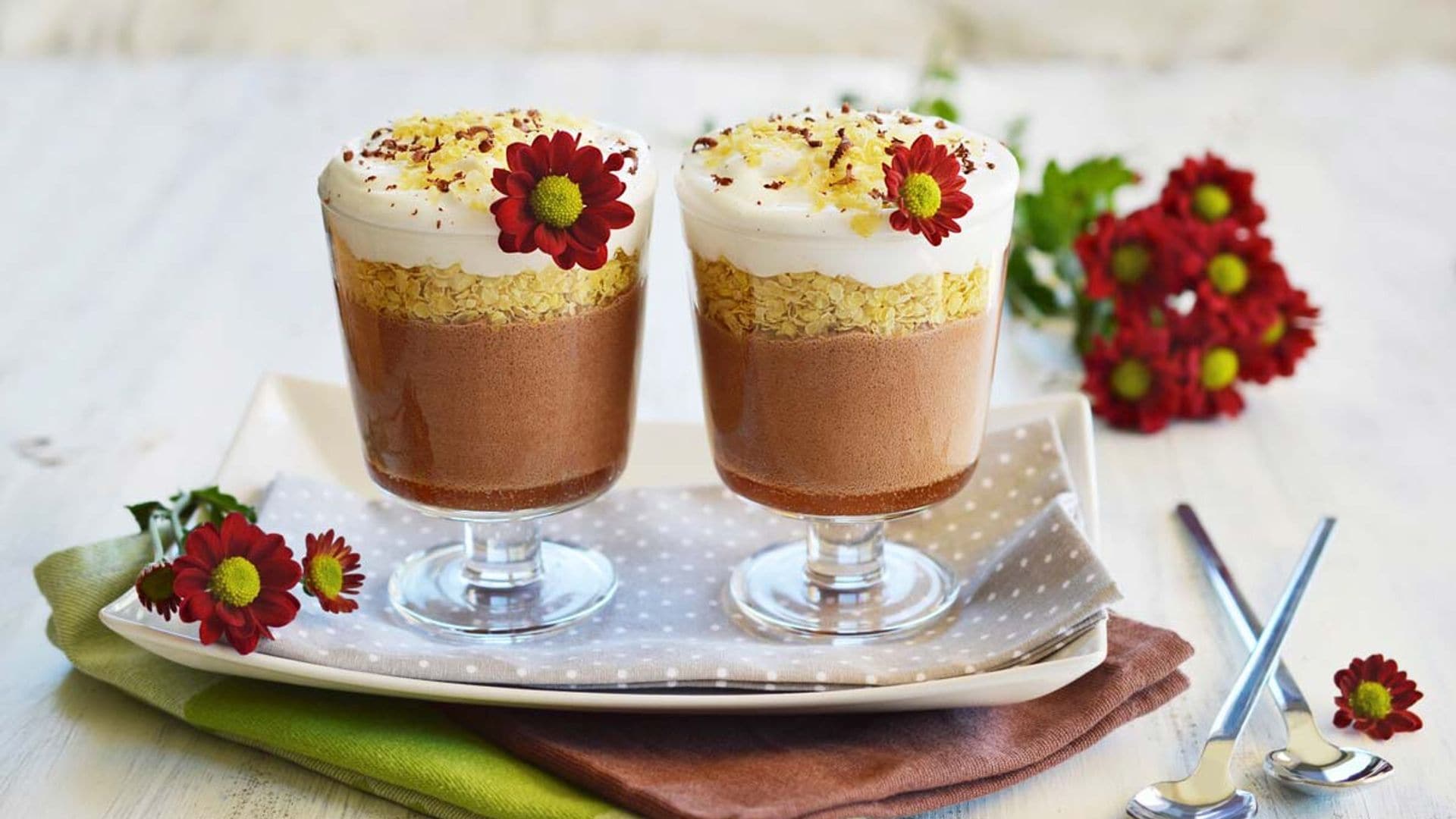 'Mousse' de chocolate con leche de coco y cereales