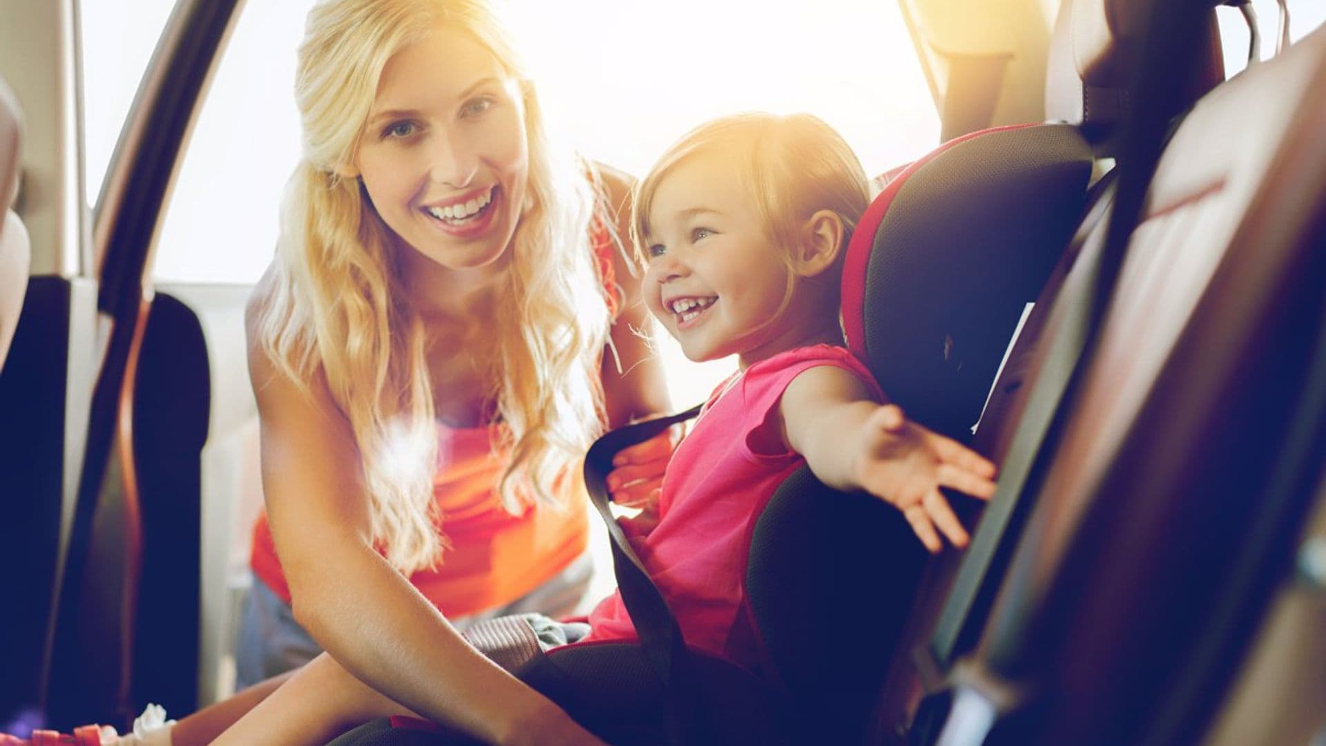 ni os coche viajando en verano consejos para no marearse 