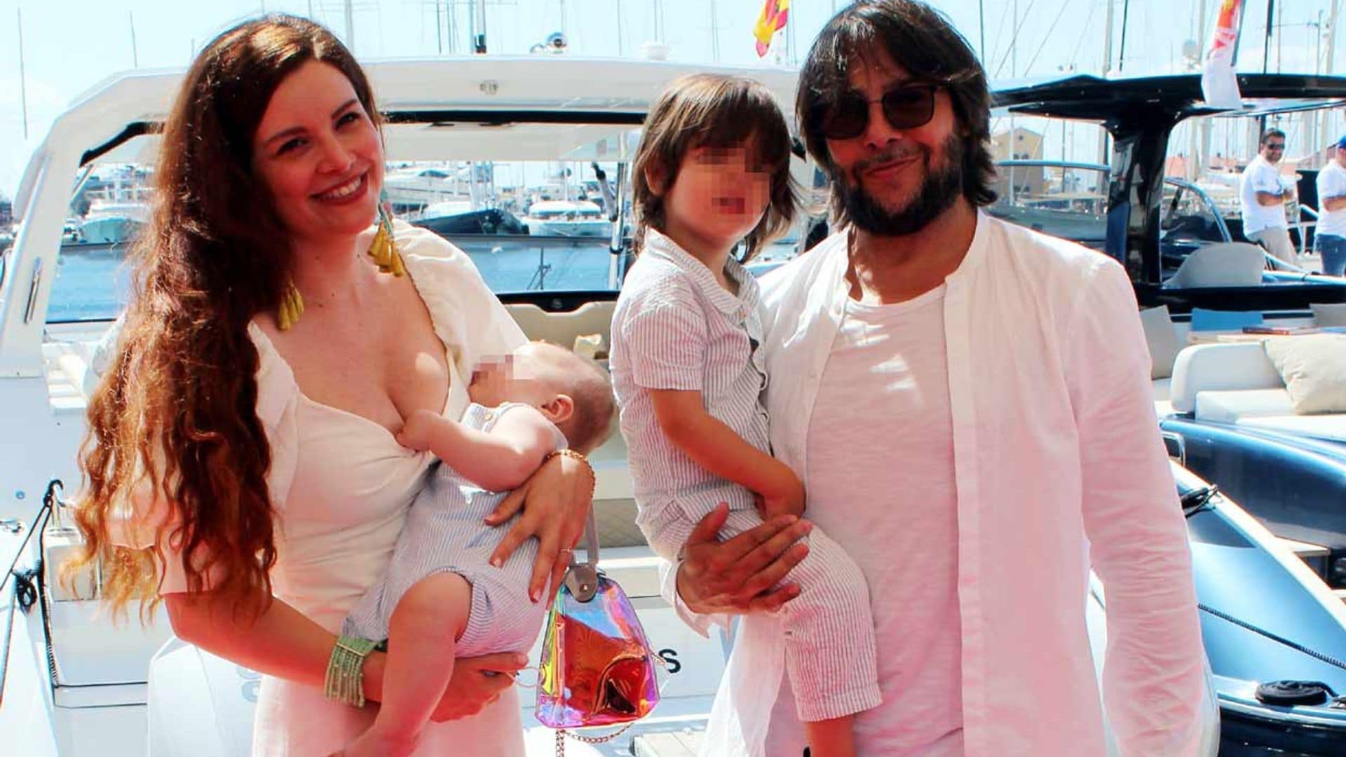 La felicidad de Joaquín Cortés y su familia en Mallorca tras el susto vivido con su hijo pequeño