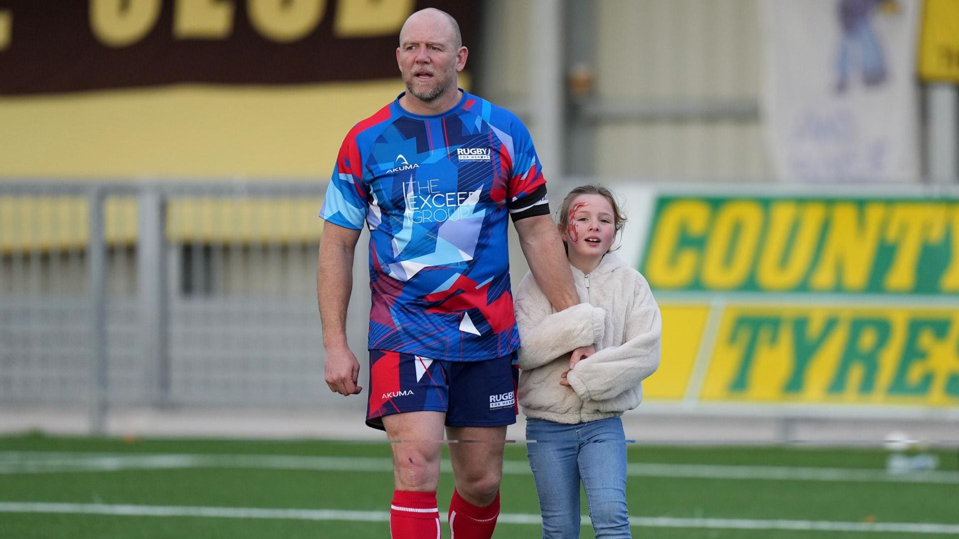 Mia Tindall, la bisnieta más inquieta de la reina de Inglaterra: al rugby con papá y a las carreras con mamá