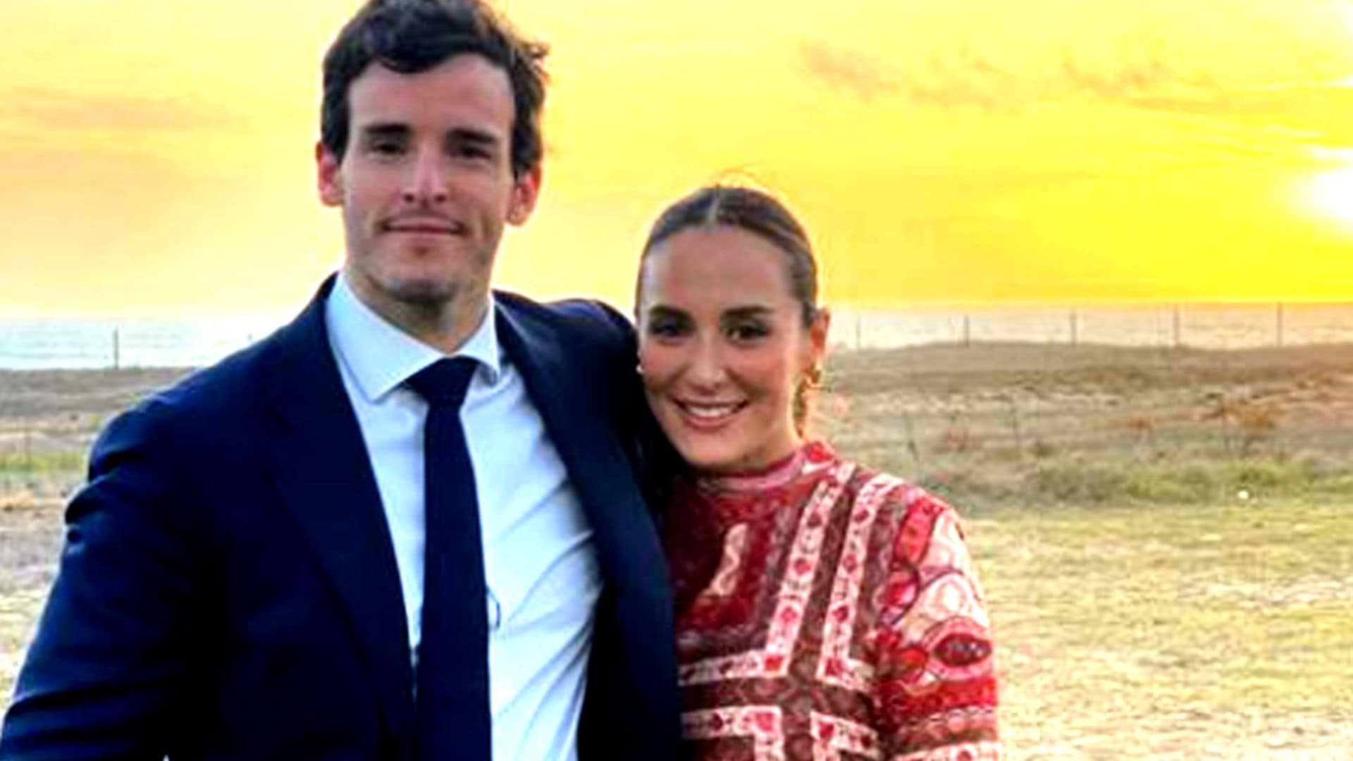 ¡De boda en boda! Tamara Falcó e Iñigo Onieva, inseparables en el 'sí, quiero' de un familiar