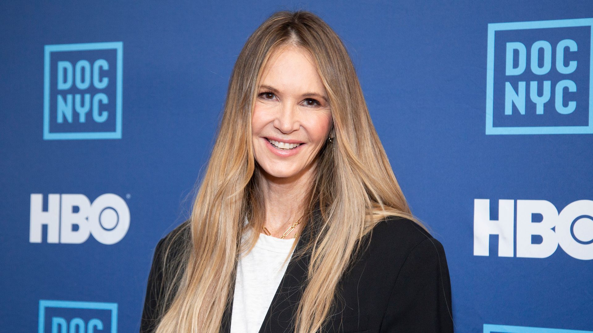 Así son las 'celebrities' con y sin extensiones: del look de Elle Macpherson al de Paula Echevarría