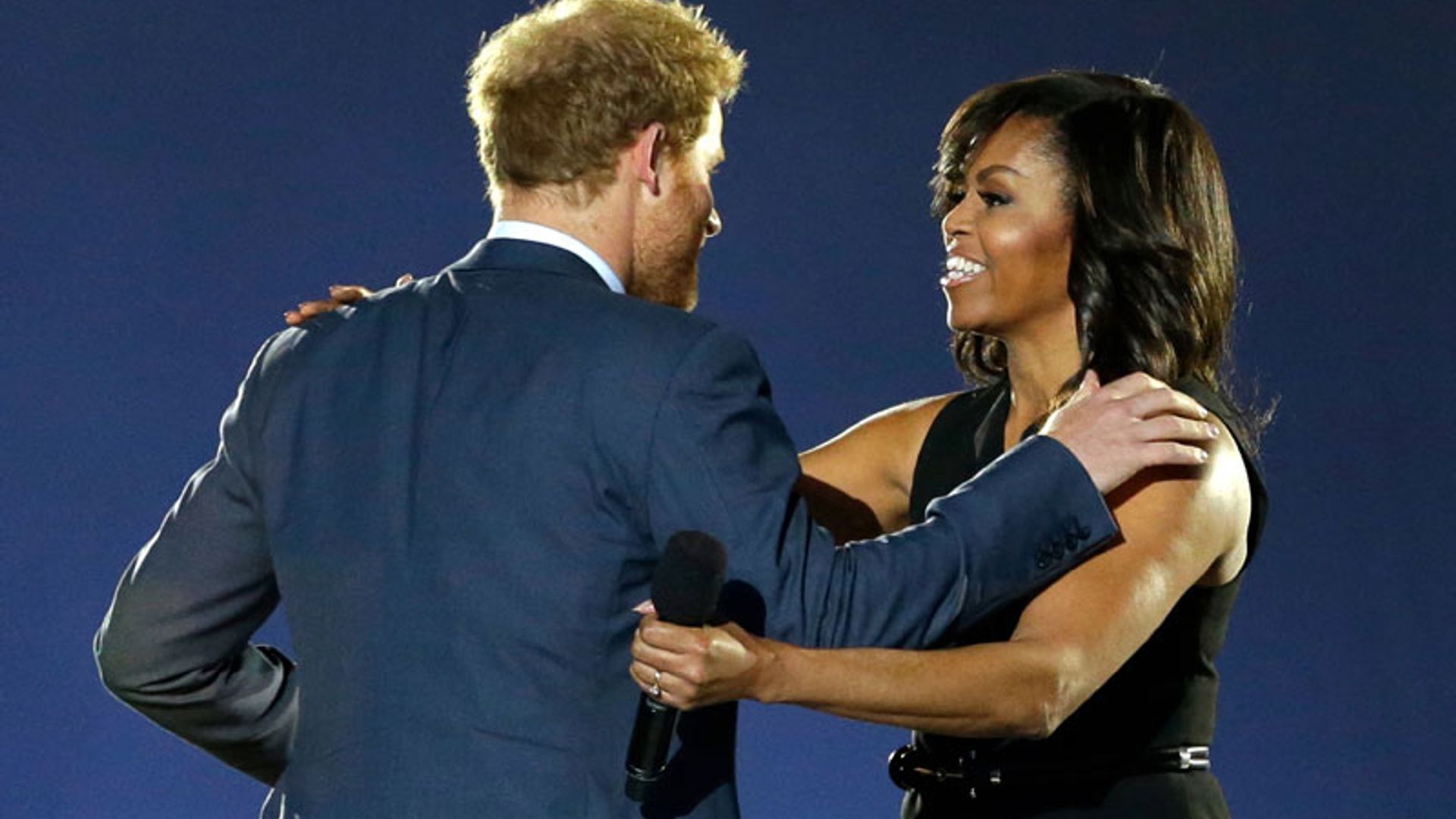 Harry de Inglaterra inaugura orgulloso sus Juegos Invictus junto a Michelle Obama: 'Él es nuestro príncipe azul'