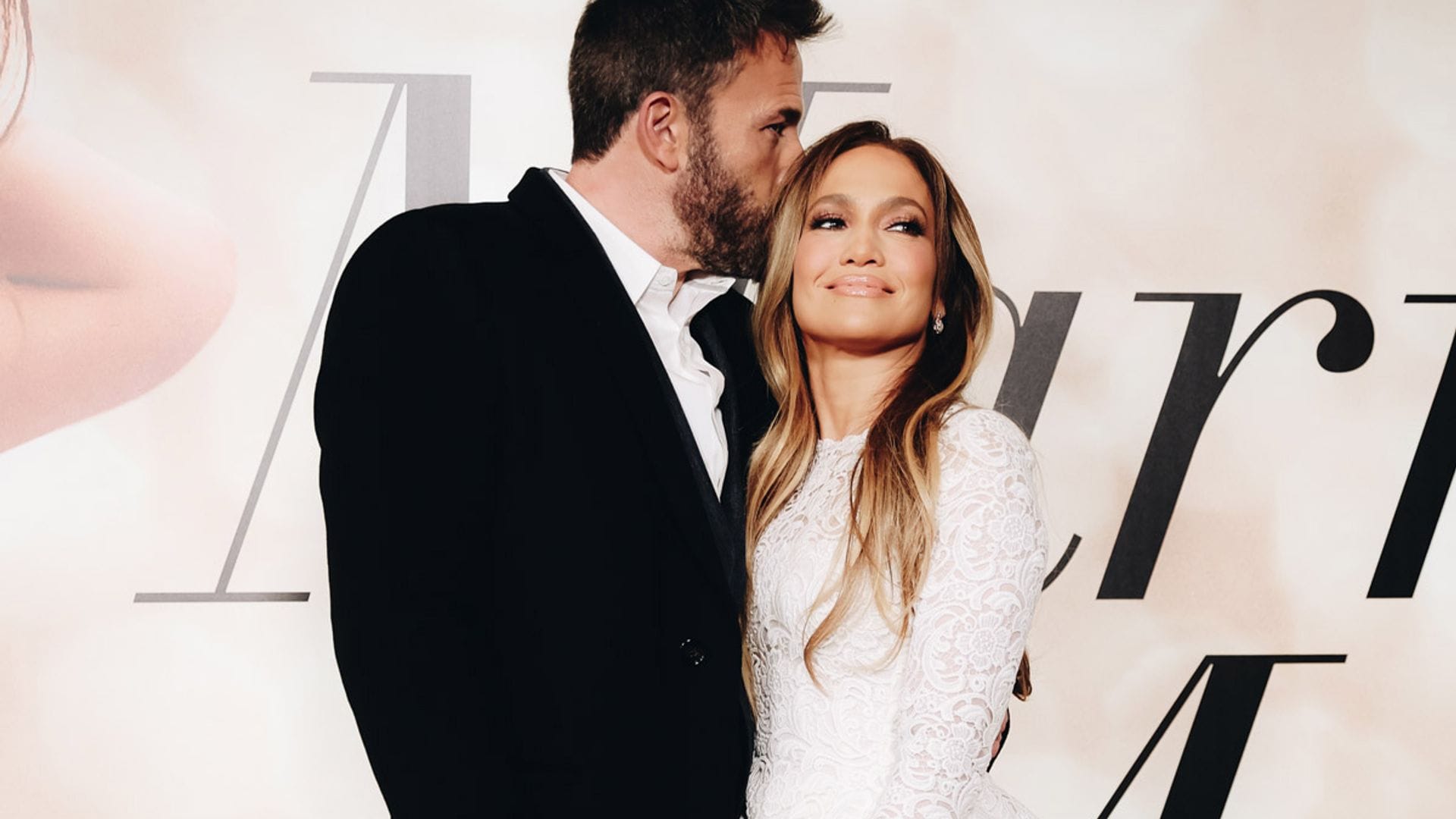 La romántica dedicatoria de Jennifer Lopez a Ben Affleck por su primer aniversario de boda ¡es una nueva canción!